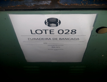 Foto: LOTE RF 0028 - FURADEIRA DE BANCADA - MANROD - MR726