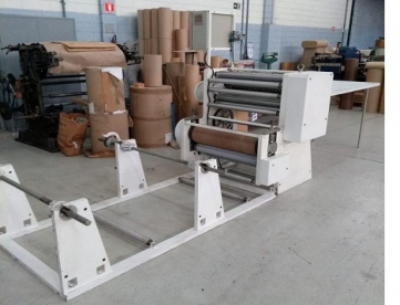 Foto: MÁQUINA PARA FABRICAR TOALHAS DE PAPEL TIPO INTERFOLHAS DUAS DOBRAS - MARCA GREMAK- MODELO 20X21- ANO 2012