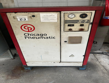 LOTE ANC 0018 - COMPRESSOR DE PARAFUSO - CHICAGO PNEUMATIC - 7-15LA-AP - ANO 2000
