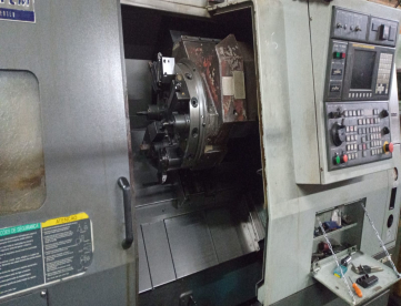 Foto: CENTRO DE TORNEAMENTO - HYUNDAI - SKT 21 LMS - ANO 2009 - 530 x 750mm - COM FERRAMENTAS ACIONADAS