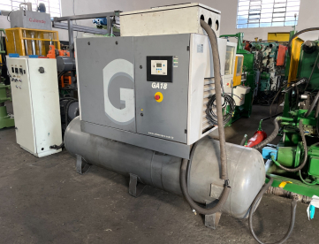 Foto: COMPRESSOR DE PARAFUSO ATLAS COPCO GA18 -4A8 BAR /116 psi -