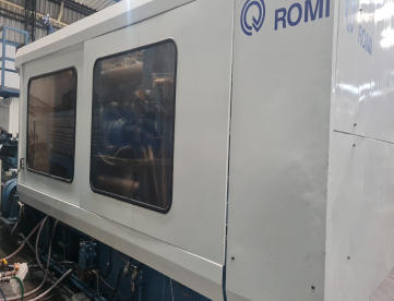 Foto: INJETORA DE PLÁSTICOS - ROMI - PRIMAX 800 R- 800 TONELADAS - ANO 1996