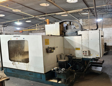 Foto: CENTRO DE USINAGEM VERTICAL - ROMI - D1250 - ANO 2009 - 1270 x 610 x 640 MM - COMANDO FANUC