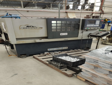 Foto: TORNO CNC GFIR CMK6135X2-JH ANO 2012