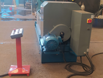 Foto: CALANDRA MECANICA PIRAMIDAL  CALVI - 2000MM X 3/8