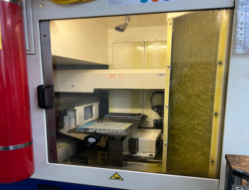 Foto: AFIADORA CNC 5 EIXOS MARCA ROLLOMATIC -MODELO GRINDSMART 620XS -