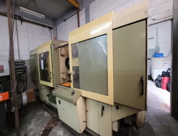 Foto: INJETORA DE PLÁSTICOS ORIENTE - IHP 3000 H /1 470 - ANO 1991