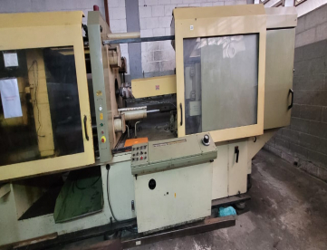 Foto: INJETORA DE PLÁSTICOS ORIENTE - IHP 3000 H /1 470 - ANO 1991