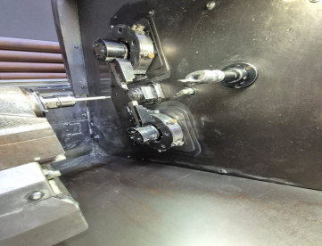 Foto: TORNO AUTOMÁTICO DE CABEÇOTE MOVEL TRAUB TNL 12 -COM ALIMENTADOR DE BARRAS -AN0 2008