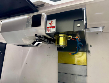 Foto: CENTRO DE USINAGEM VERTICAL - ETEC - EM 1100A - 1100 x 600 x 600 MM