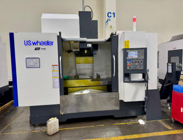 Foto: CENTRO DE USINAGEM VERTICAL - ETEC - EM 1300B - 1300 x 700 x 700 MM - BT50