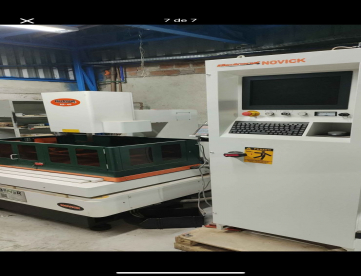 Foto: ELETROEROSÃO A FIO NOVICK DIMENSÕES DA MESA 590MM x 440MM   • Curso X/ Y    400MM x 300MM - SEM USO