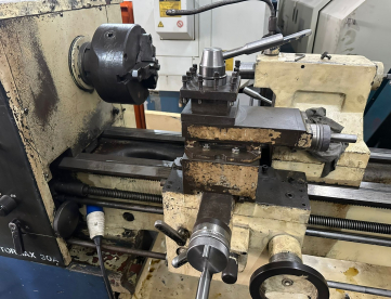 Foto: TORNO MECÂNICO ROMI - TORMAX 30A - 520 x 1000MM