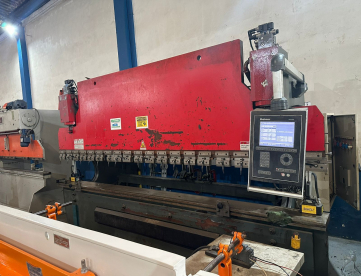 Foto: DOBRADEIRA HIDRAULICA CNC NANJIN NINKIU - 120 TONS X 4000MM - ANO 2012