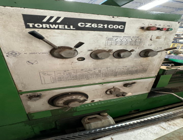 Foto: TORNO MECÂNICO TORWELL CZ62199C - 1000MM X 5000MM - 100MM NO ARVORE