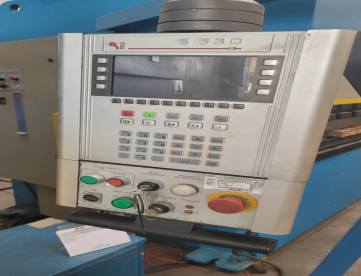 Foto: DOBRADEIRA HIDRAULICA CN CALVI MOD. WF-67K - 125 TONS X 3200MM