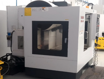 Foto: CENTRO DE USINAGEM VERTICAL - FEELER - VMP 30A - ANO 2010 - 760 x 420 x 510 MM