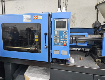 Foto: INJETORA DE PLASTICOS HAITIAN- MARTE 2000/770 -COM SERVO MOTOR - ANO 2010