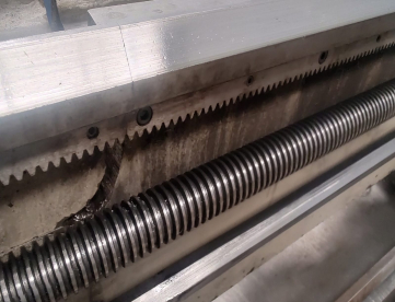 Foto: TORNO MECÂNICO NARDINI ND325 - 660MM X 2200MM