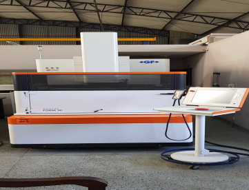 Foto: ELETROEROSAO COM 5 EIXO  PENETRACAO CNC AGIE CHARMILLES FORM 30 ANO 2016