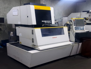 Foto: ELETROEROSÃO À FIO - FANUC - ROBOCUT ALPHA 1IDE - ANO 2007
