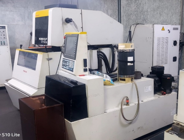 Foto: ELETROEROSÃO À FIO - FANUC - ROBOCUT ALPHA 1IDE - ANO 2007