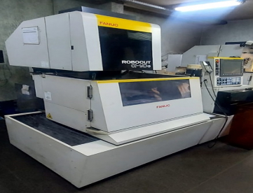 Foto: ELETROEROSÃO À FIO - FANUC - ROBOCUT ALPHA 1IDE - ANO 2007
