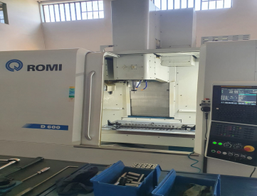 Foto: CENTRO DE USINAGEM VERTICAL - ROMI - D600 - ANO 2022 - COMANDO FANUC