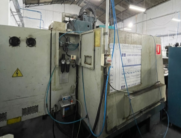 Foto: CENTRO DE USINAGEM VERTICAL FEELER FV-800SE- ANO 1998