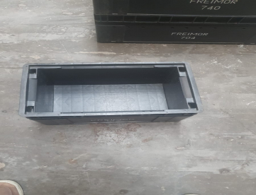 Foto: CAIXA DE PLASTICOS  EMPILHAVEL -DOIS TAMANHOS - TOTAL 1300 CAIXAS