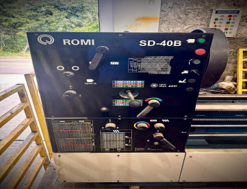 Foto: TORNO MECÂNICO - ROMI - SD40B - 800 x 4000 MM - 1100 MM NA CAVA