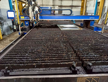 Foto: MÁQUINA DE CORTE A PLASMA E OXICORTE CNC – MESSER - MULTITHERM HPR 400XD - COM 3 MESAS DE 6000 x 2500 MM