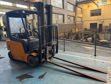Foto: EMPILHADEIRA ELÉTRICA JUNGHEINRICH EFG 320 - 2 TONS - ANO 2019
