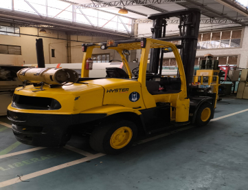 Foto: EMPILHADEIRA HYSTER - 7 TONS - A GÁS - ELEVAÇÃO 5,4 MTS MOD.155FT