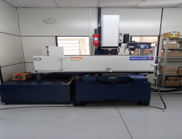 Foto: ELETROEROSÃO POR PENETRAÇÃO -EXECETEK -ZNC ED50Z- 500 X 400 X 300- ANO