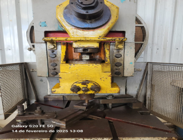 Foto: PRENSA EXCÊNTRICA WALVIWAG - PW 45 - 45 TON - ANO 1991