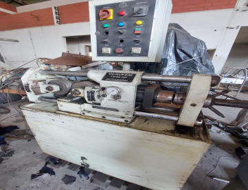 Foto: LAMINADORA CLAUFEM - MODELO 15/40 HP - 15 TONELADAS