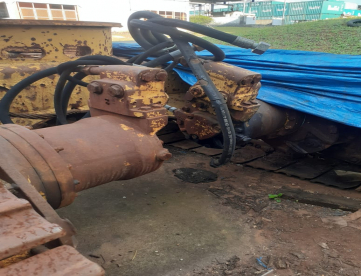 Foto: ESTEIRA RODANTE COM 2 MOTORES DE TRAÇÃO DA ESCAVADEIRA FE105 - FIATALLIS