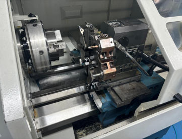 Foto: TORNO CNC ROMI CENTUR 30D - 500 X 430 -COMANDO MACH 9 -MAQUINA MUITO NOVA -ANO 2002