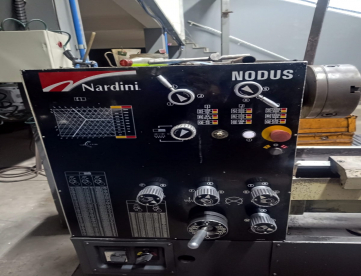 Foto: TORNO MECÃNICO NARDINI NODUS 325  650 x 2200 mm -MAQUINA MUITO NOVA -ANO 2018