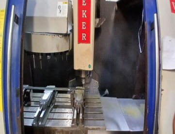 Foto: CENTRO DE USINAGEM VEKER - CVK1500 - MITSUBISHI - 1500 X 680 X 700MM - ANO 2008