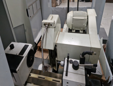 Foto: RETIFICA CILINDRICA CNC -MARCA SDS - MODELO RCSDS 400 PE -SERIE RPC -MAQUINA SEM O COMANDO -400 X 290 X 620 -ANO 2025