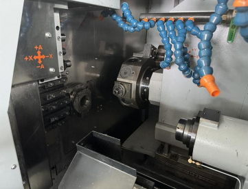 Foto: TORNO CNC AUTOMÁTICO STAR DE CABEÇOTE MOVEL SV32 -COM ALIMENTADOR DE BARRAS  -ANO 2013