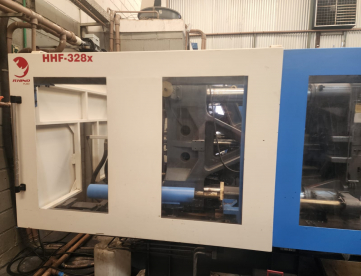 Foto: INJETORA DE PLASTICOS STEELMACH -MODELO RHINO HHF328 X- 328 TONELADAS -ANO 2010