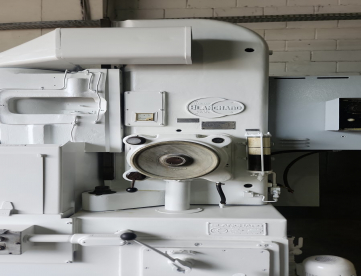 Foto: RETIFICA  BLANCHARD WMW  MESA COM DIAMETRO 800 MM- MAQUINA REFORMADA