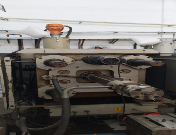 Foto: INJETORA DE PLASTICOS MG TPO 250 TONELADAS