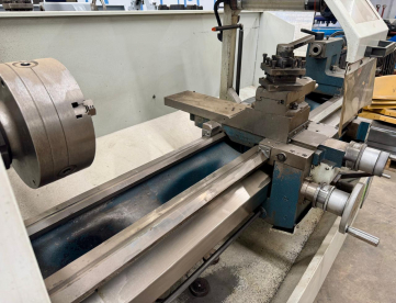Foto: TORNO MECÂNICO - ROMI - T350 - ANO 2020 - 520 x 1500 MM