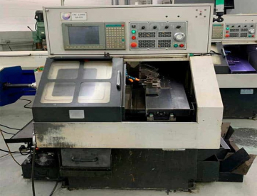 Foto: TORNO CNC RAY-FENG - MODELO RC-25 - ANO 2007 - COM PINÇA E GANG