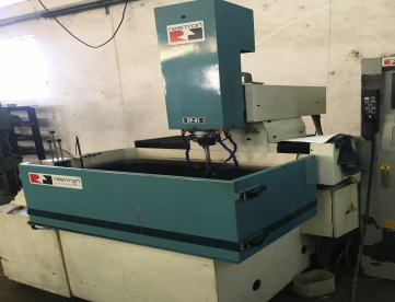 Foto: ELETROEROSÃO CNC DE PENETRAÇÃO RESITRON - MODELO BF500-POSSUI EROSÃO SIMULTÃNEA NOS 3 EIXOS  500 X 300 X 300 -ANO 2008