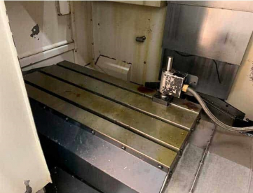Foto: CENTRO DE USINAGEM VERTICAL MAZAK - MODELO VCN-410 II  - ANO 2007